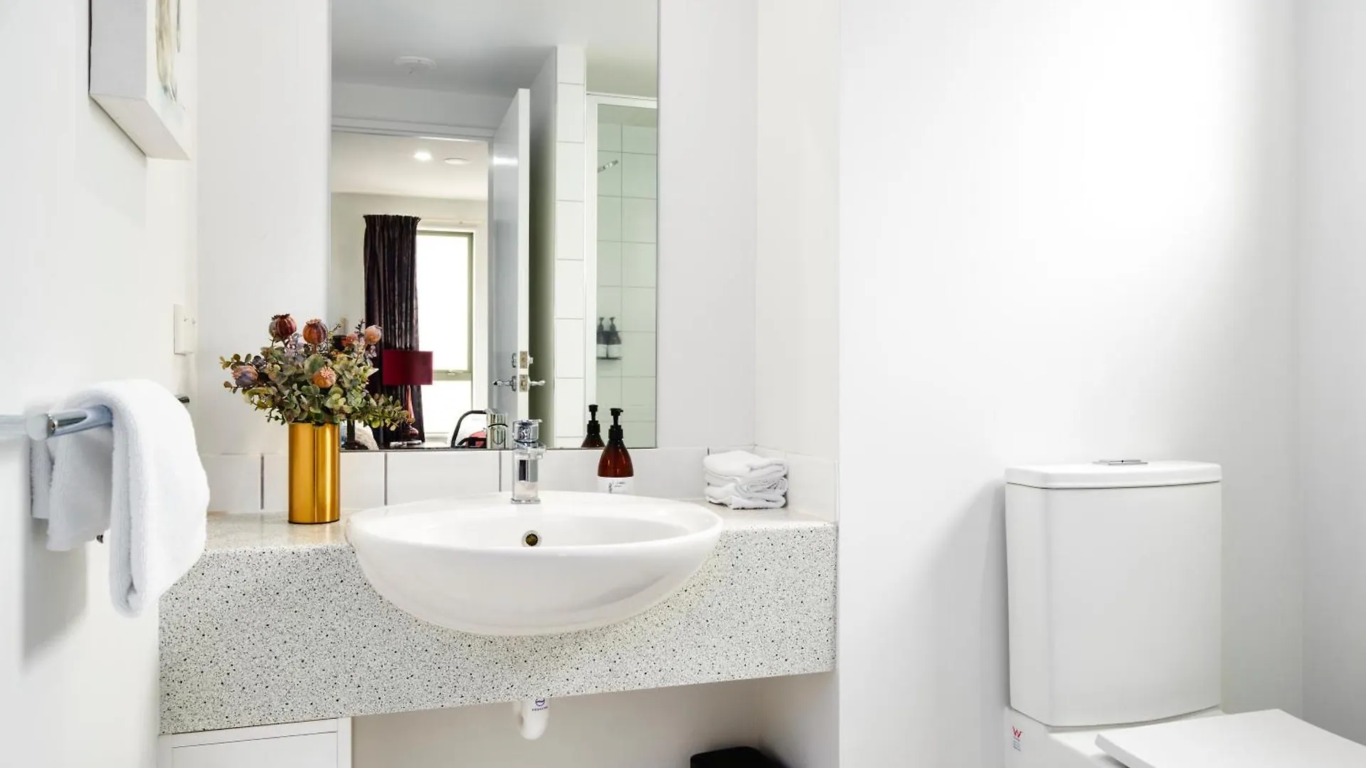 Cathedral Junction Apartments Крайстчёрч Новая Зеландия
